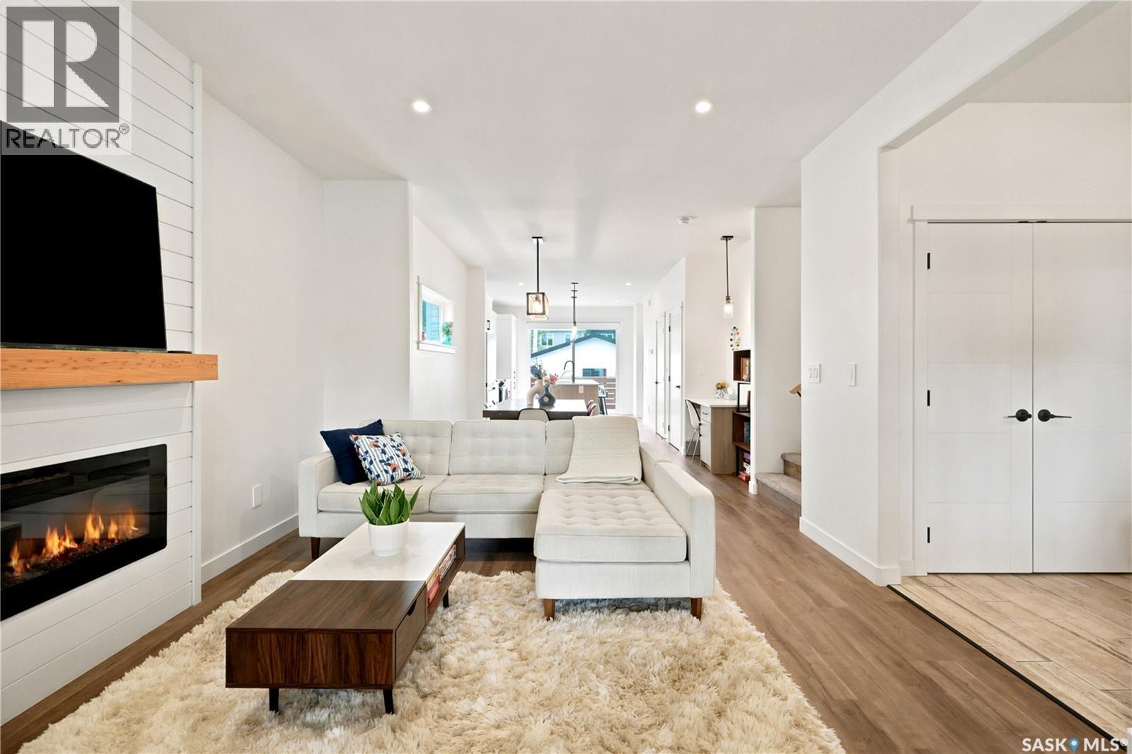 825 Osborne STREET - 9