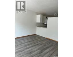 Bedroom - 516-518 Centre Street, Shaunavon, SK S0N2M0 Photo 6
