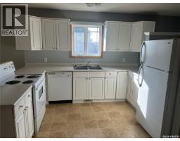Kitchen - 516-518 Centre Street, Shaunavon, SK S0N2M0 Photo 8