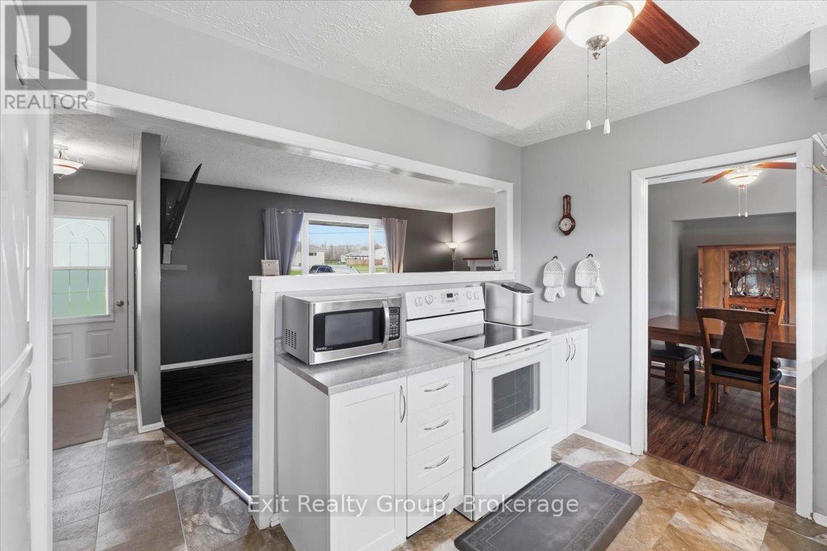 196 ELMWOOD DRIVE - 12