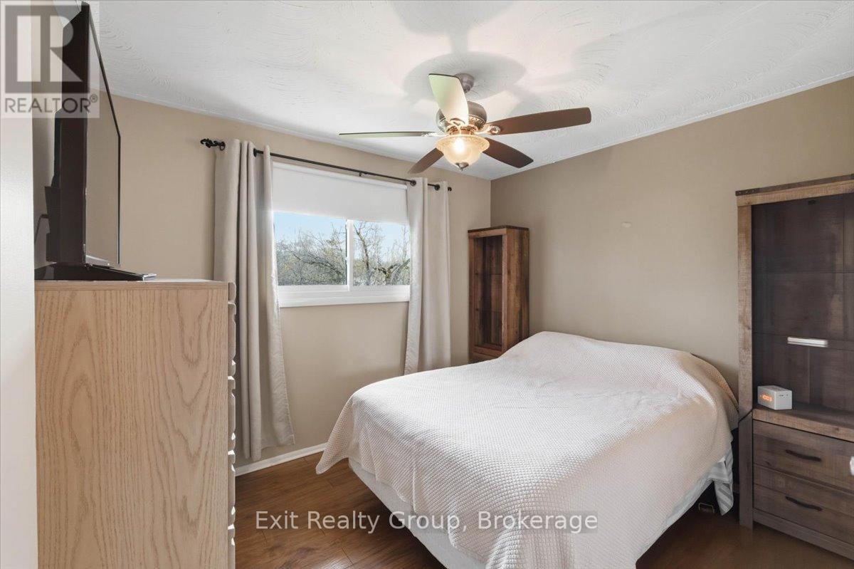 196 ELMWOOD DRIVE - 15