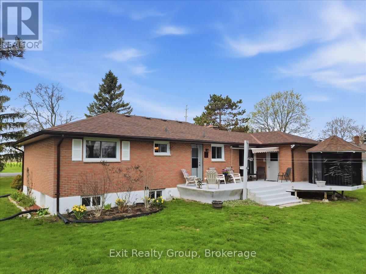 196 ELMWOOD DRIVE - 2