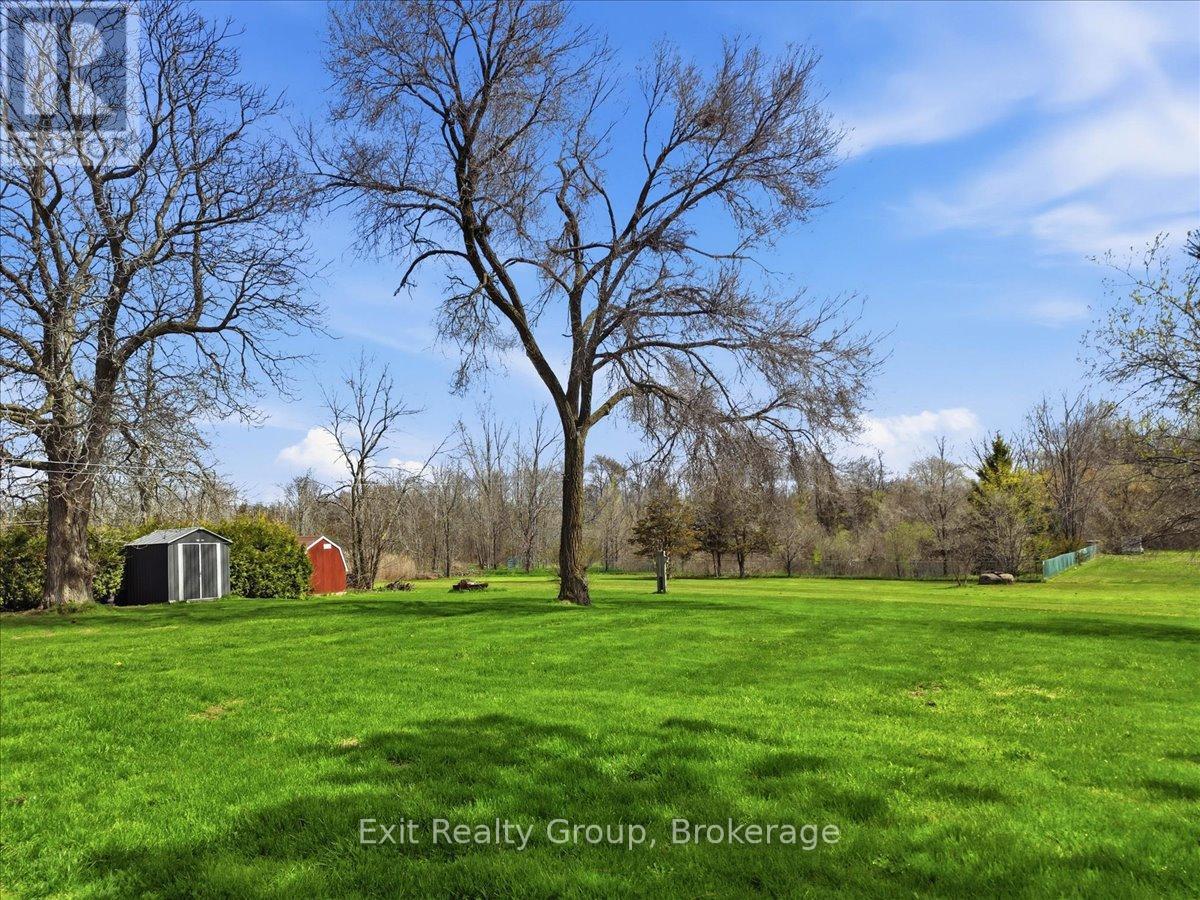 196 ELMWOOD DRIVE - 27
