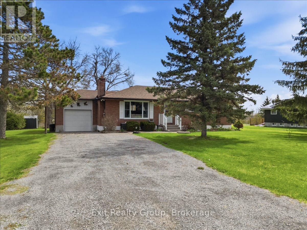 196 ELMWOOD DRIVE - 3