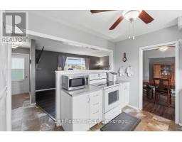 Laundry room - 196 Elmwood Drive, Belleville, ON K8N4Z4 Photo 12