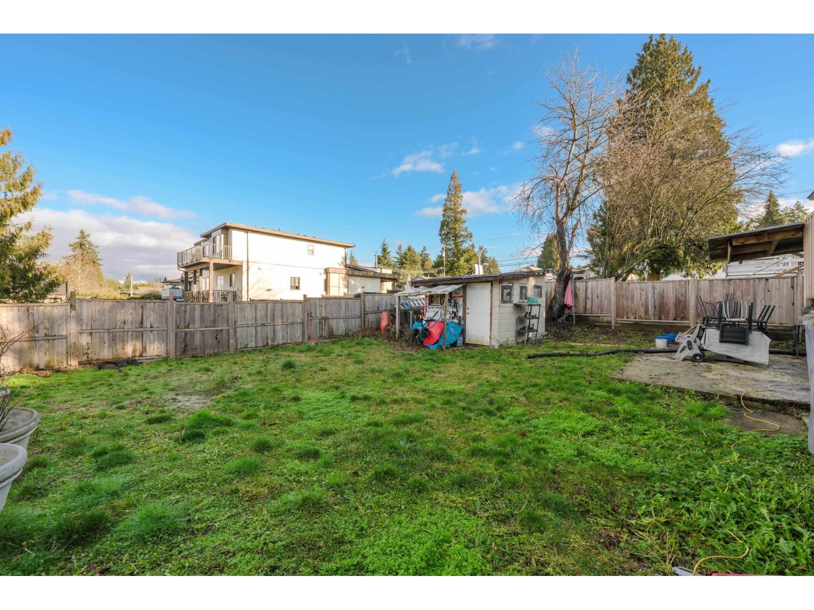 11181 90 Avenue, Delta