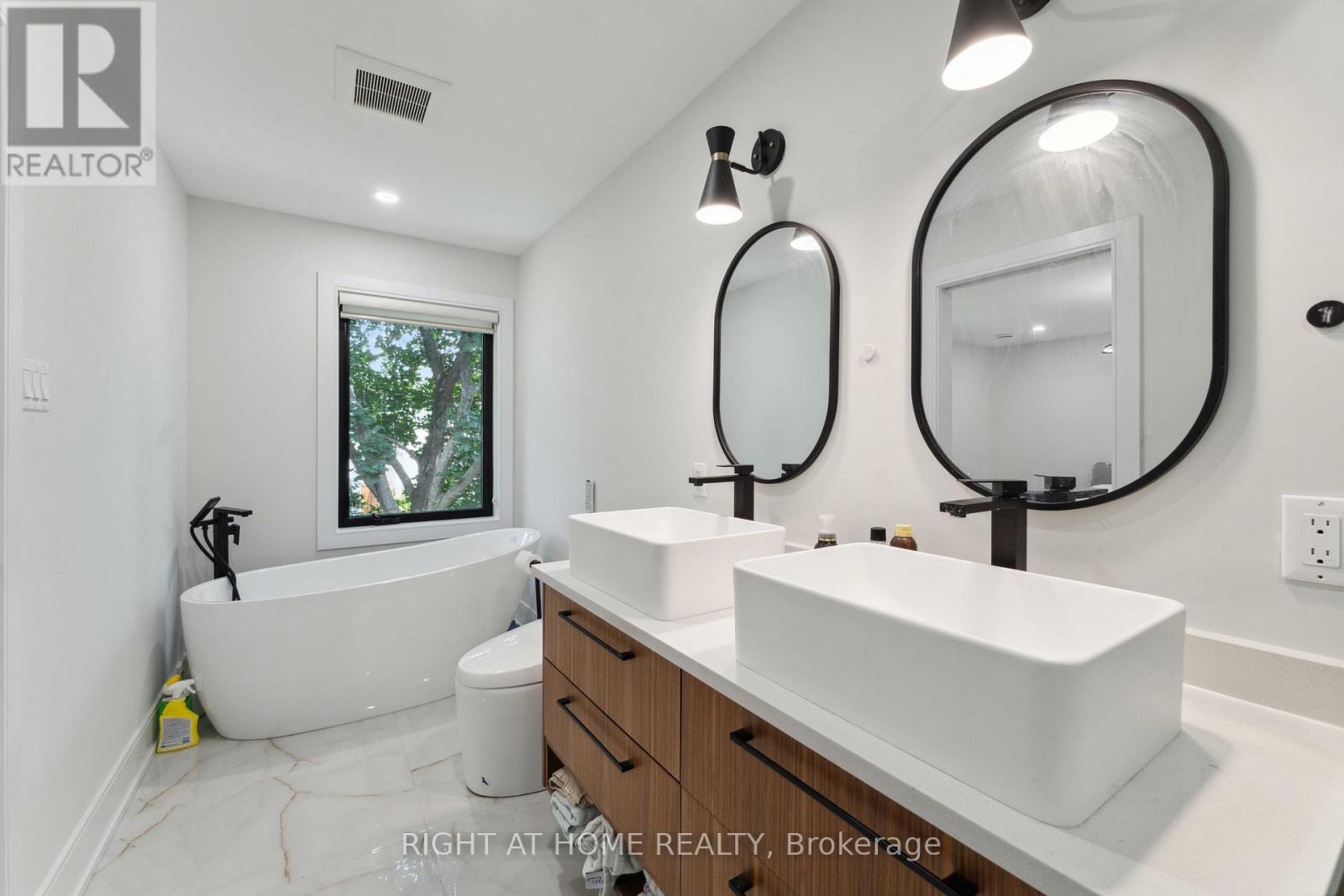 4 Bed, 4 Bath House for Rent in Ottawa – 187 CARLETON AVENUE, Ottawa – MLS# X13519044 - Image 35