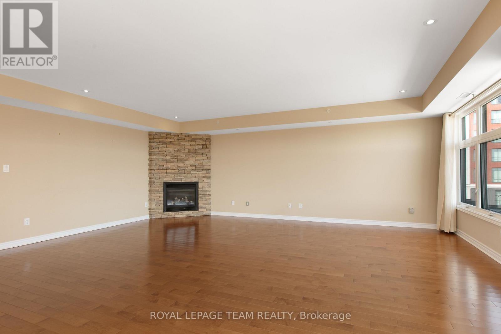 #401 659 SUE HOLLOWAY DRIVE - 13