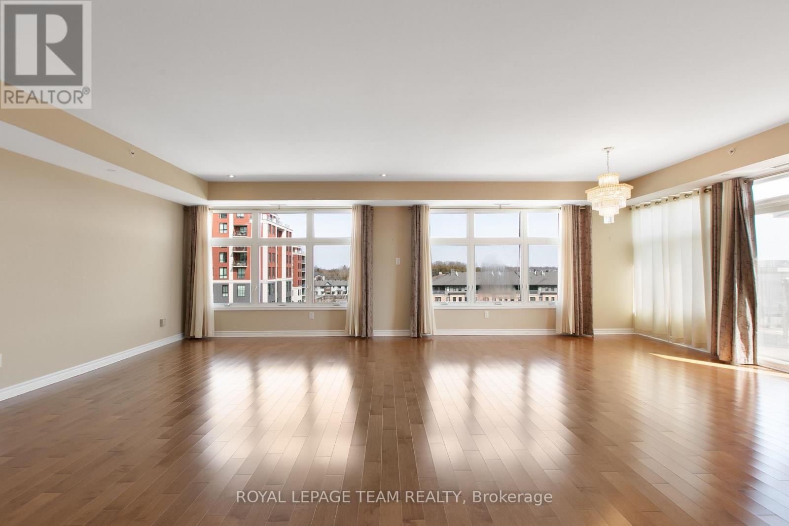 #401 659 SUE HOLLOWAY DRIVE - 17
