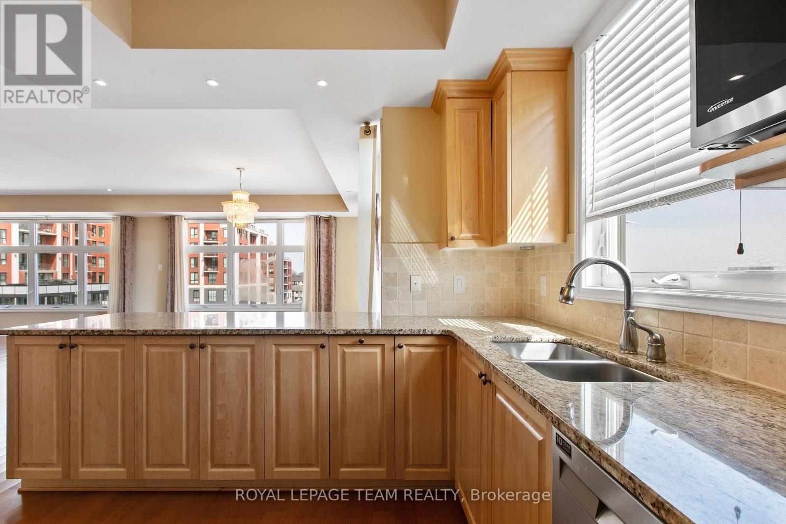 #401 659 SUE HOLLOWAY DRIVE - 25