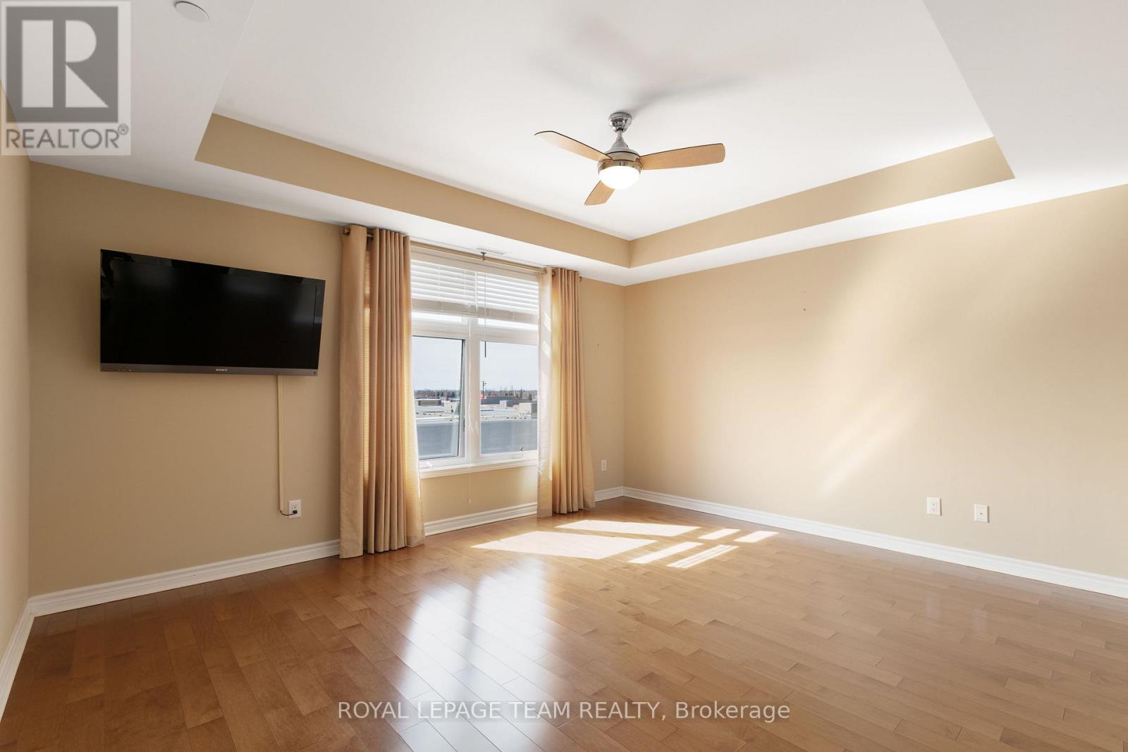 #401 659 SUE HOLLOWAY DRIVE - 34