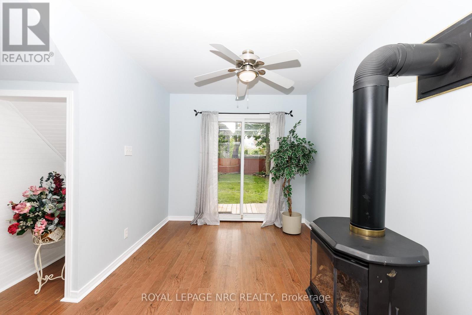 4676 MCDOUGALL CRESCENT - 11