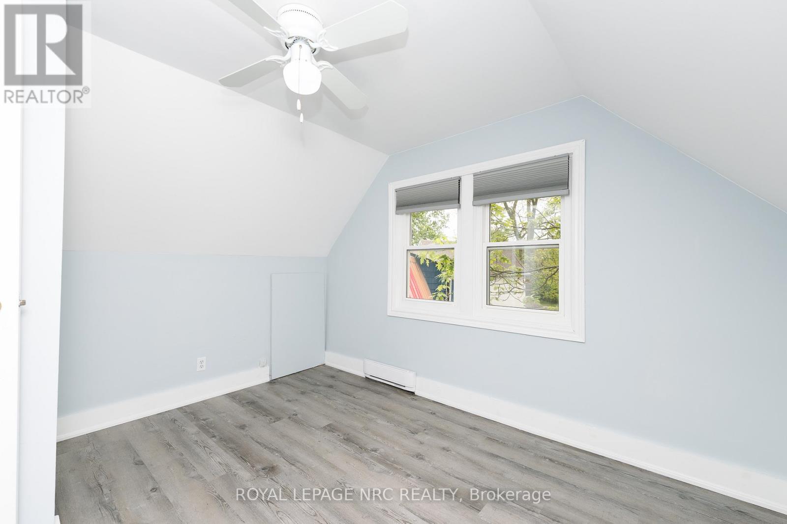 4676 MCDOUGALL CRESCENT - 17