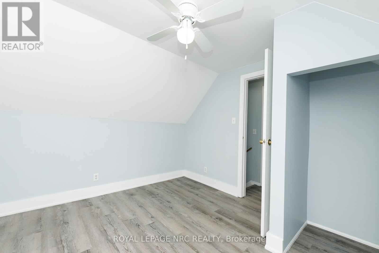4676 MCDOUGALL CRESCENT - 18