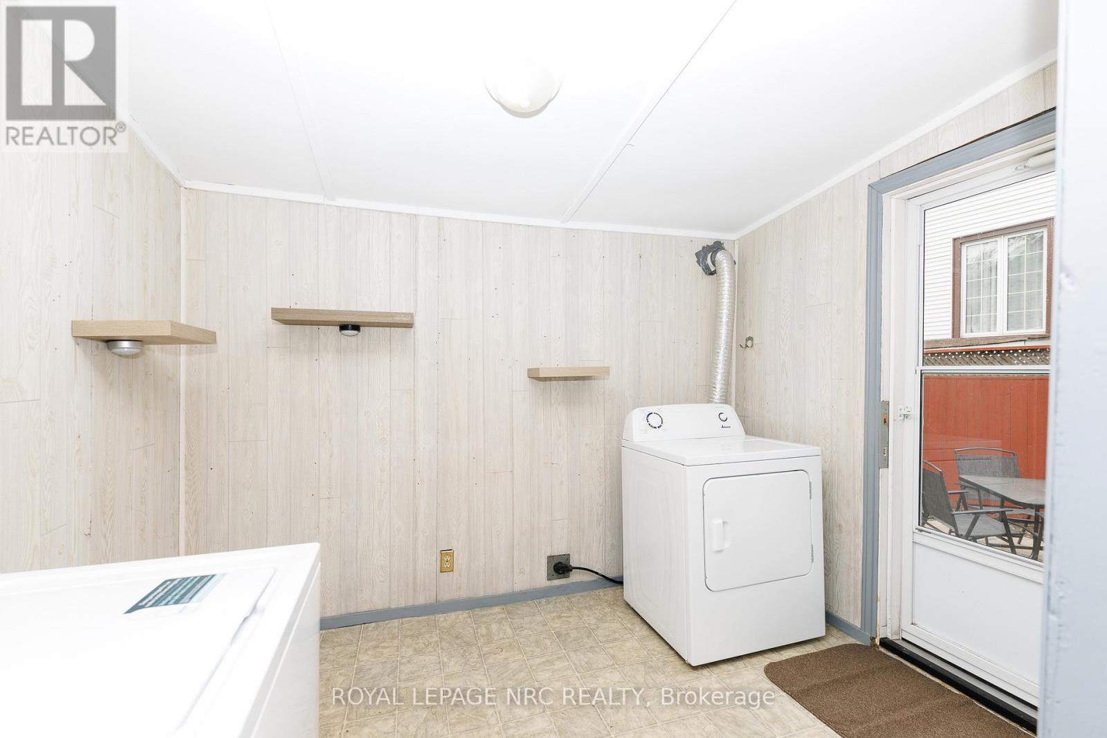 4676 MCDOUGALL CRESCENT - 19