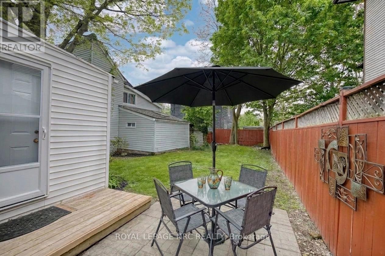 4676 MCDOUGALL CRESCENT - 21