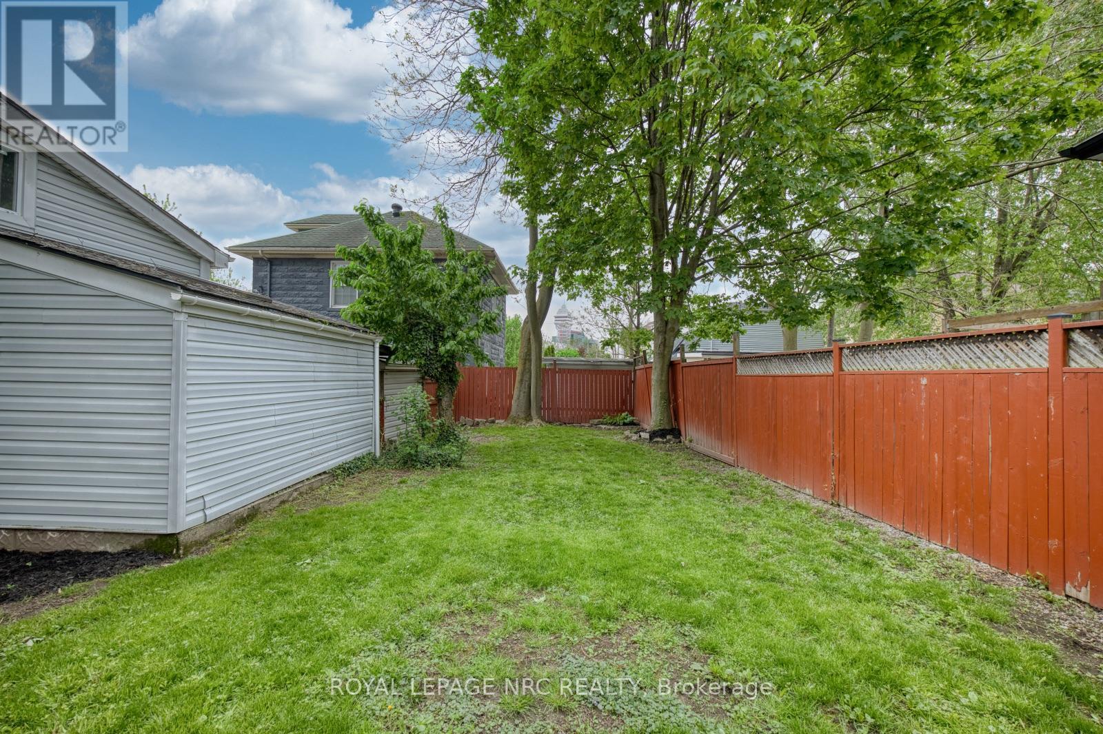 4676 MCDOUGALL CRESCENT - 22