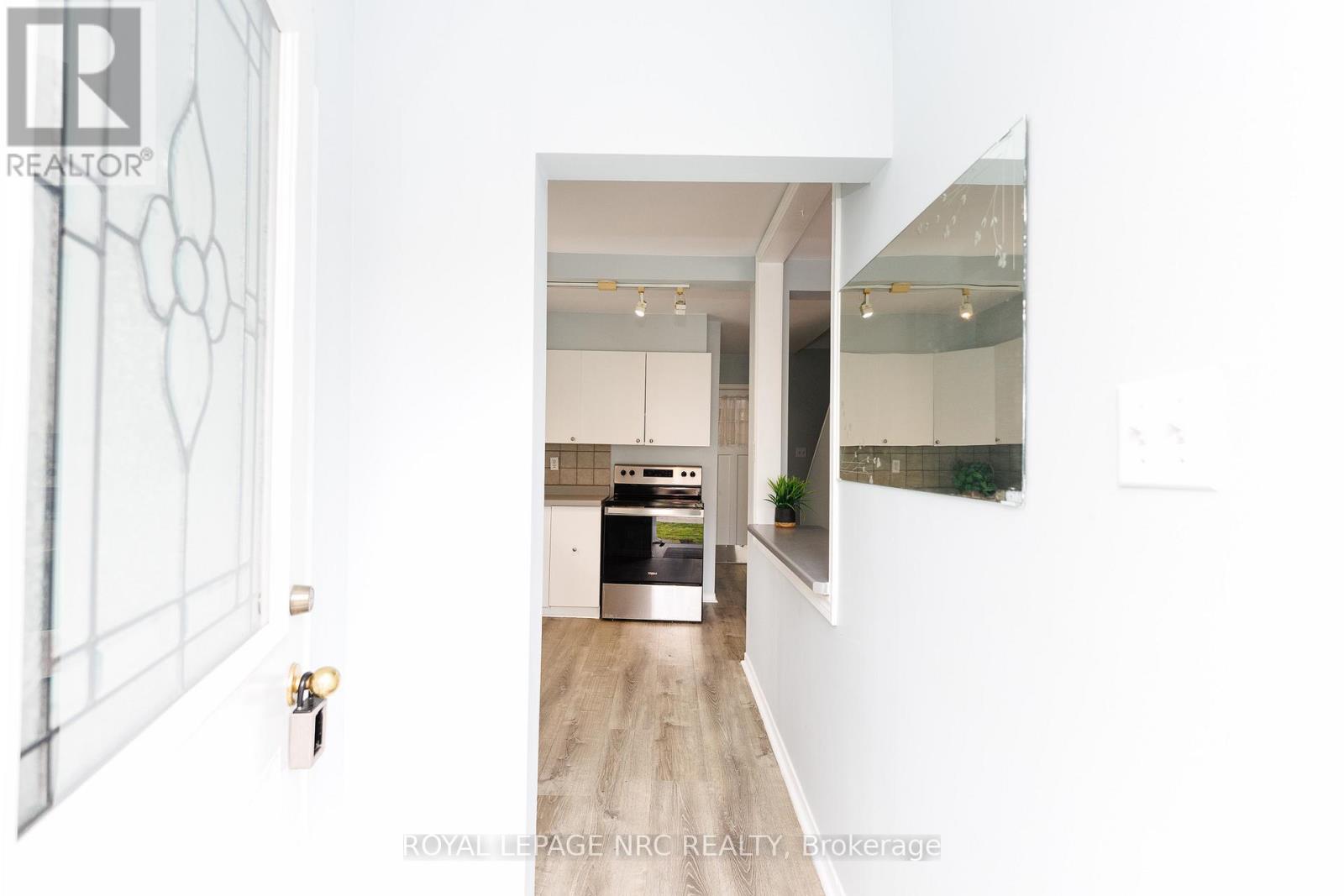 4676 MCDOUGALL CRESCENT - 3
