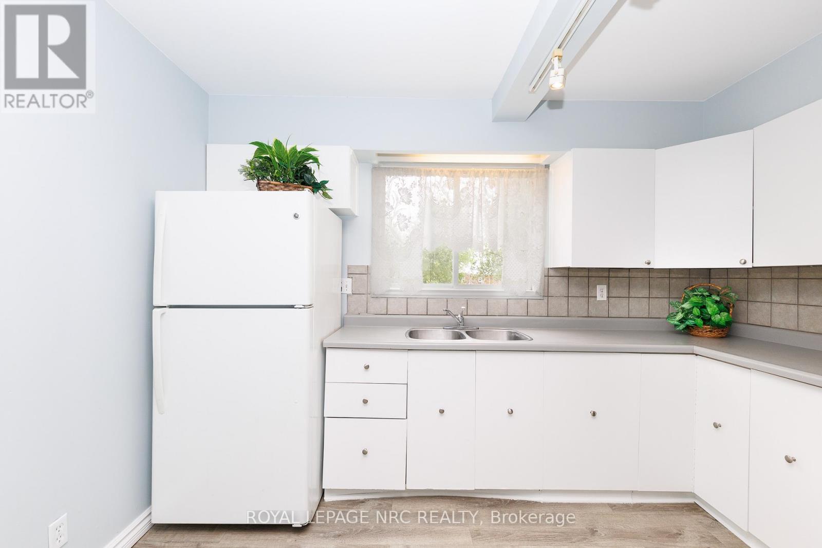 4676 MCDOUGALL CRESCENT - 5