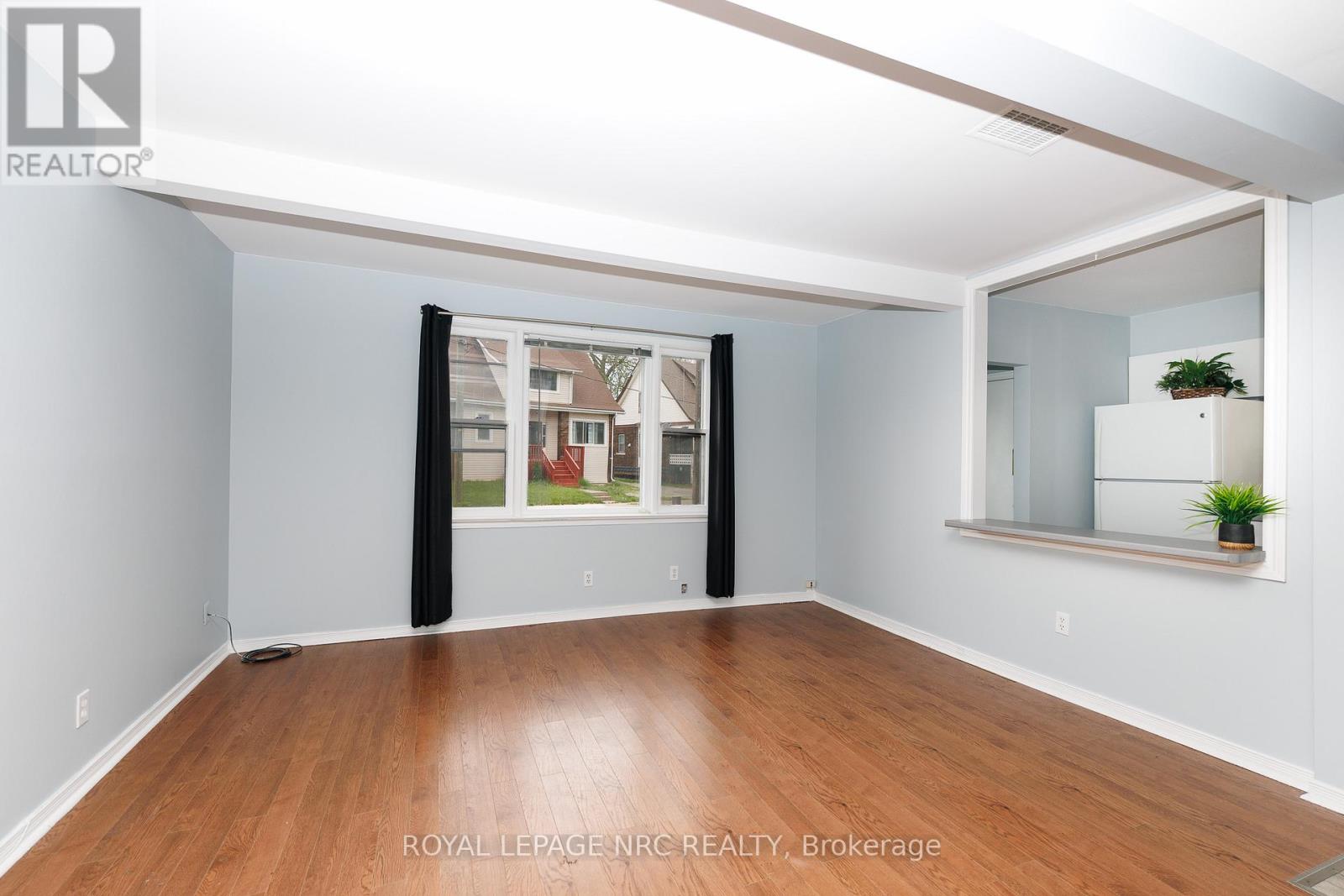 4676 MCDOUGALL CRESCENT - 7