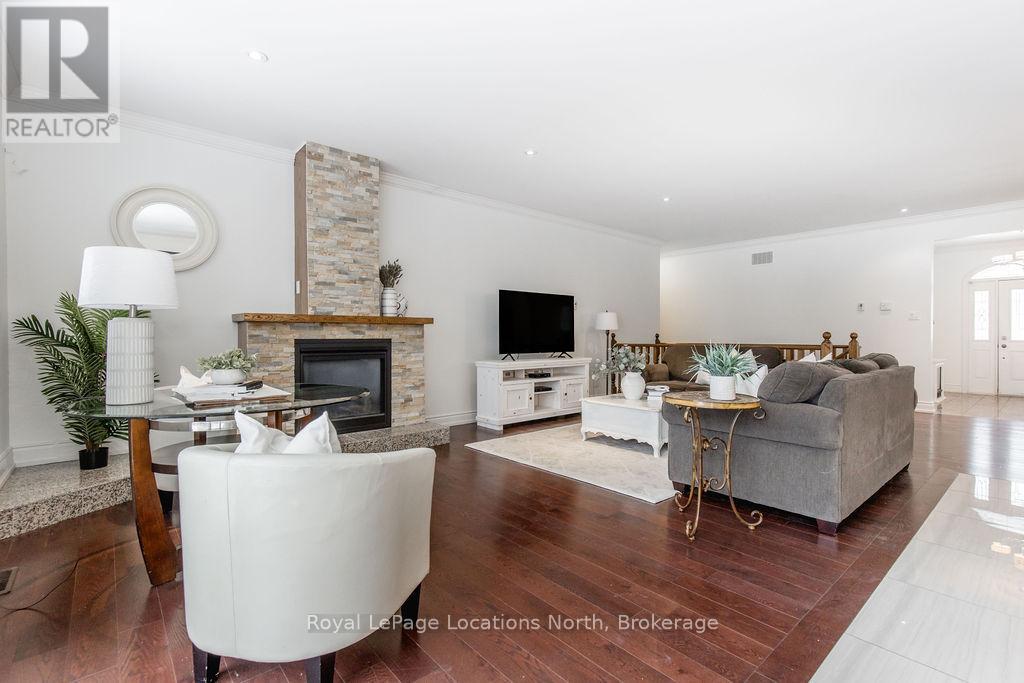 54 ROYAL BEECH DRIVE - 23