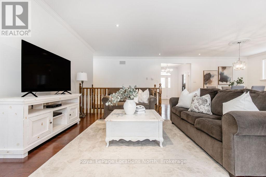 54 ROYAL BEECH DRIVE - 25