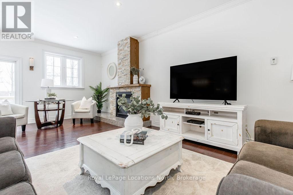 54 ROYAL BEECH DRIVE - 26