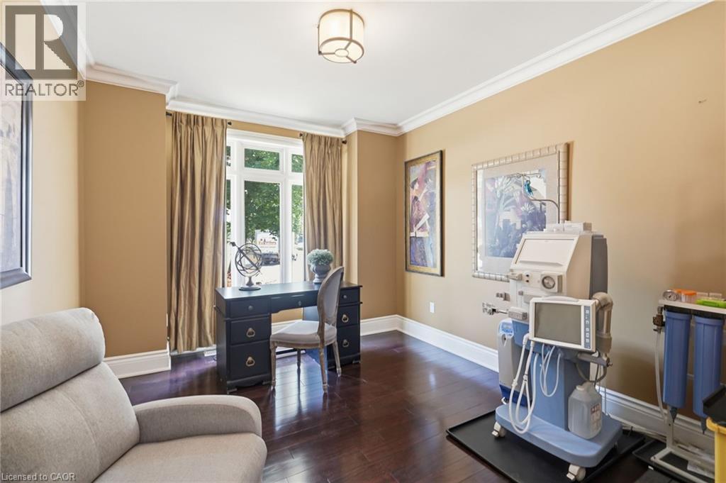 586 MAPLE Avenue - 11