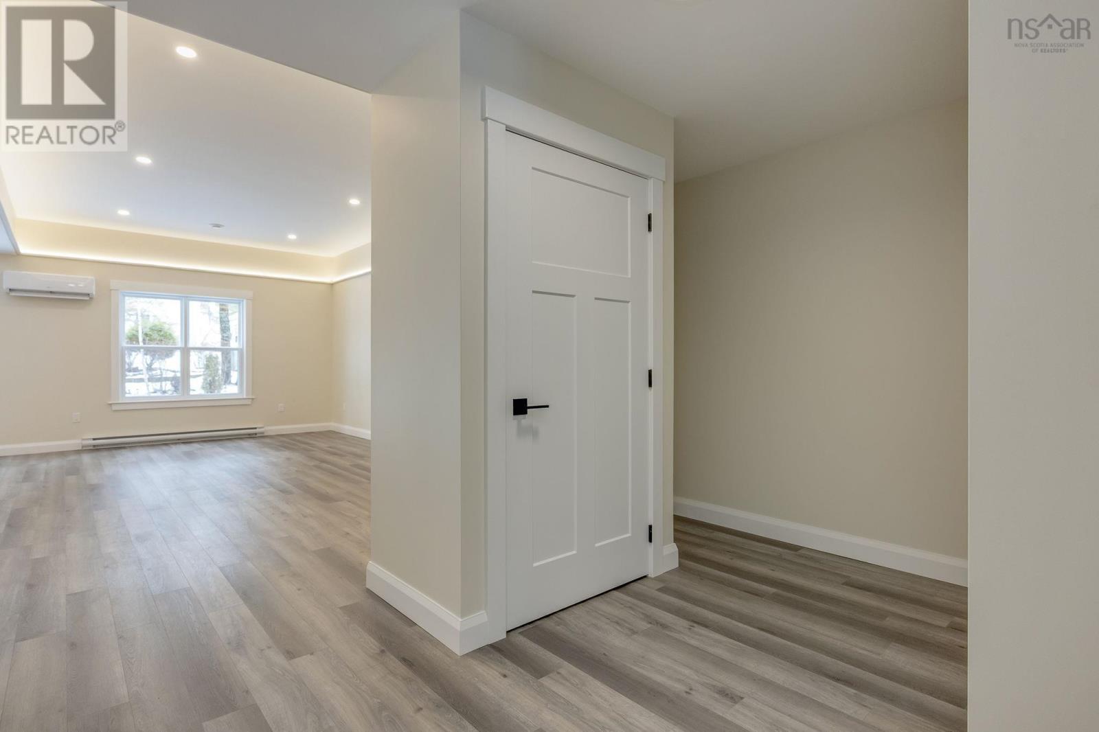 10 Peterson Street - 11