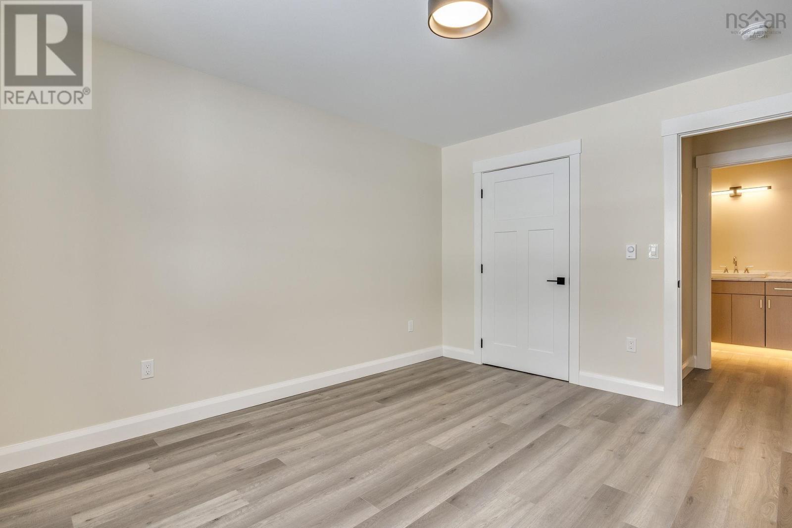 10 Peterson Street - 23