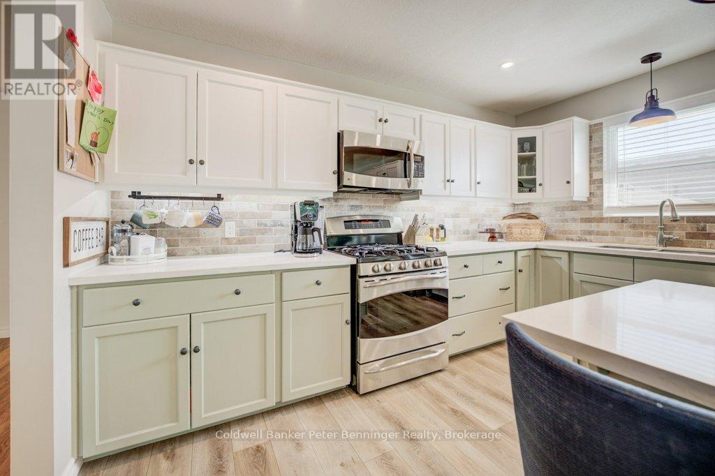 8 WEST RIVER ROAD - 13