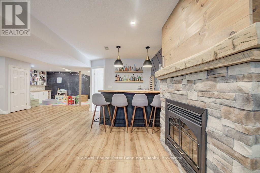 8 WEST RIVER ROAD - 32