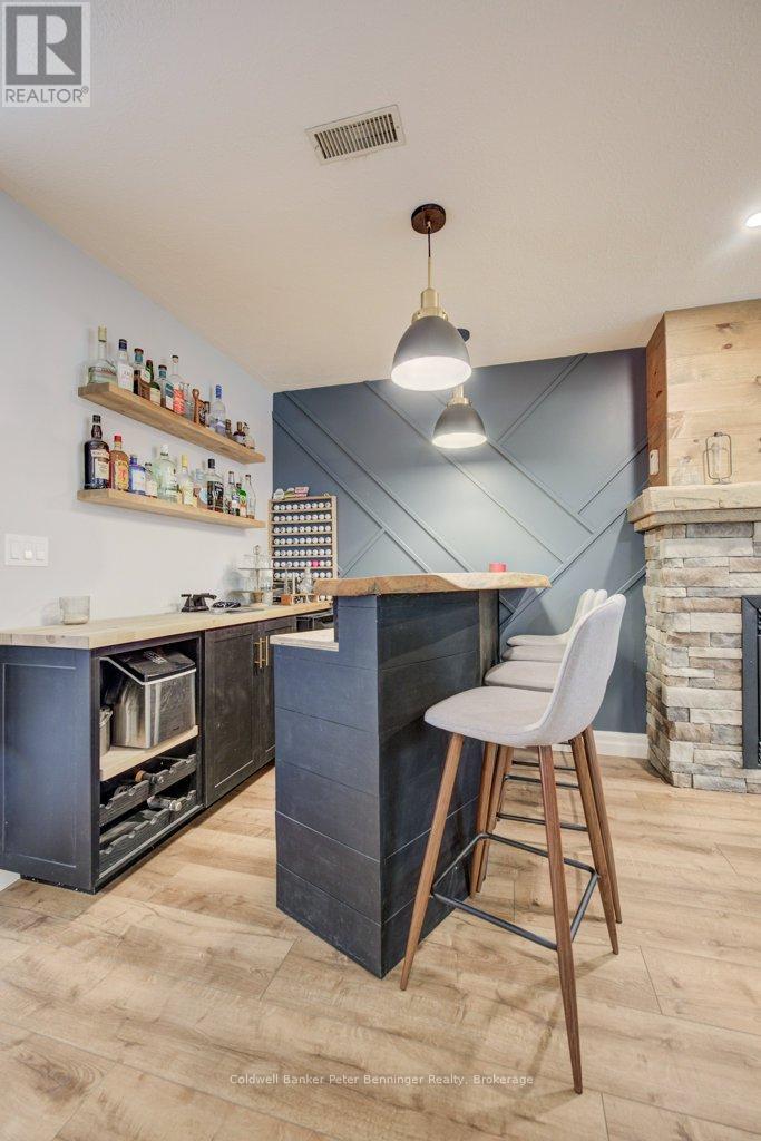 8 WEST RIVER ROAD - 34