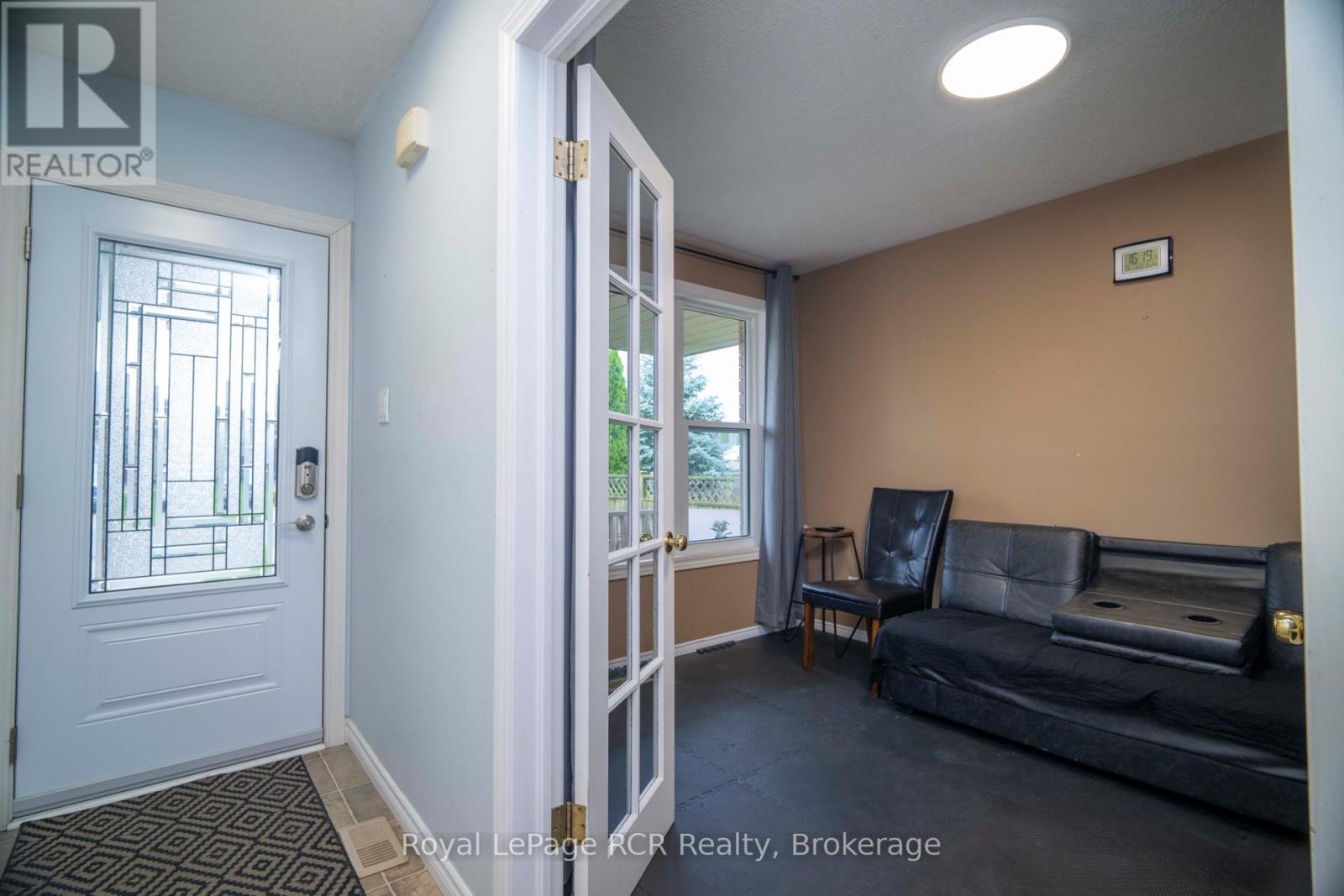 572 SCOUGALL COURT - 4
