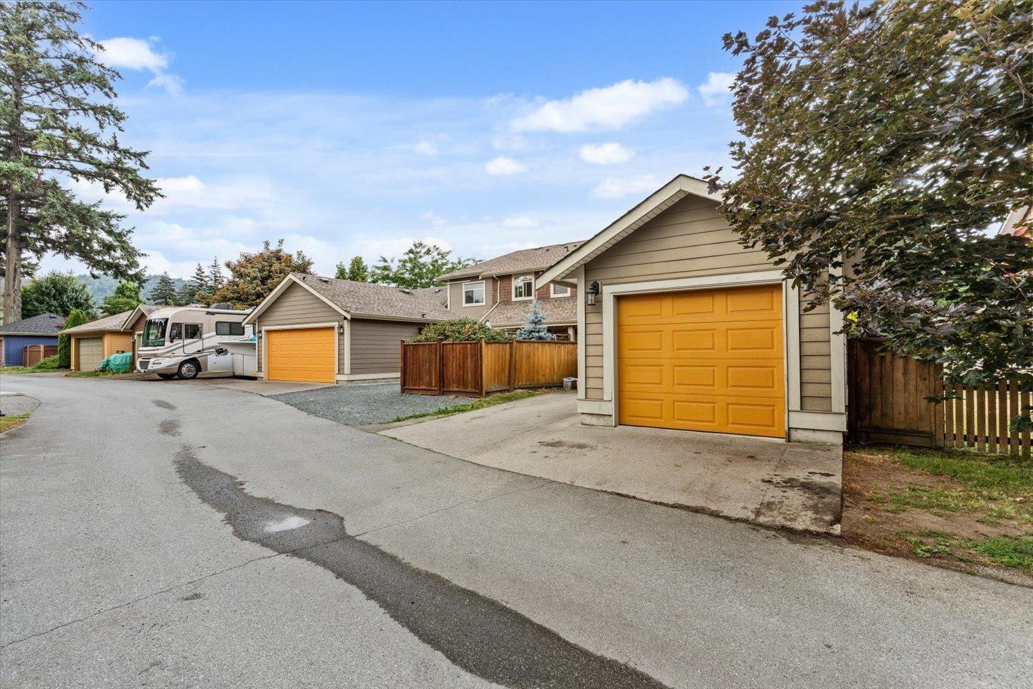 5976 MATSQUI STREET, Garrison Crossing, Chilliwack