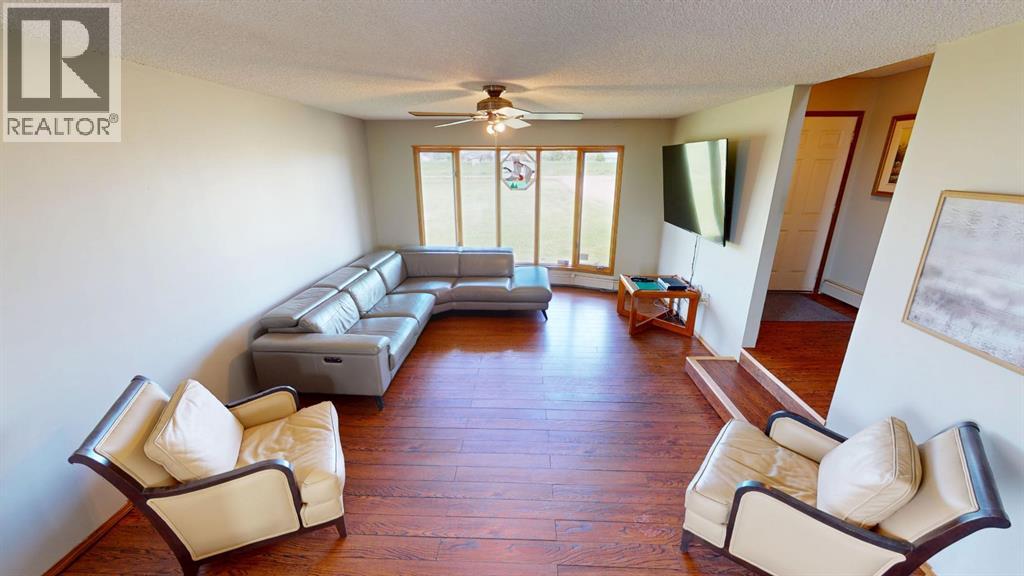 17, 151025 HWY 542 - 5