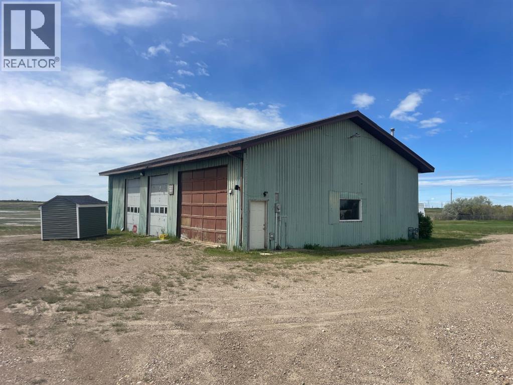 17, 151025 HWY 542 - 40