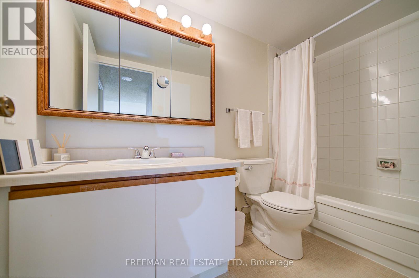 #2405 633 BAY STREET - 11