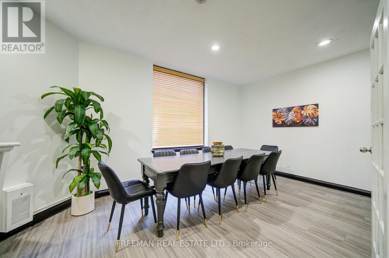 #2405 633 BAY STREET - 28