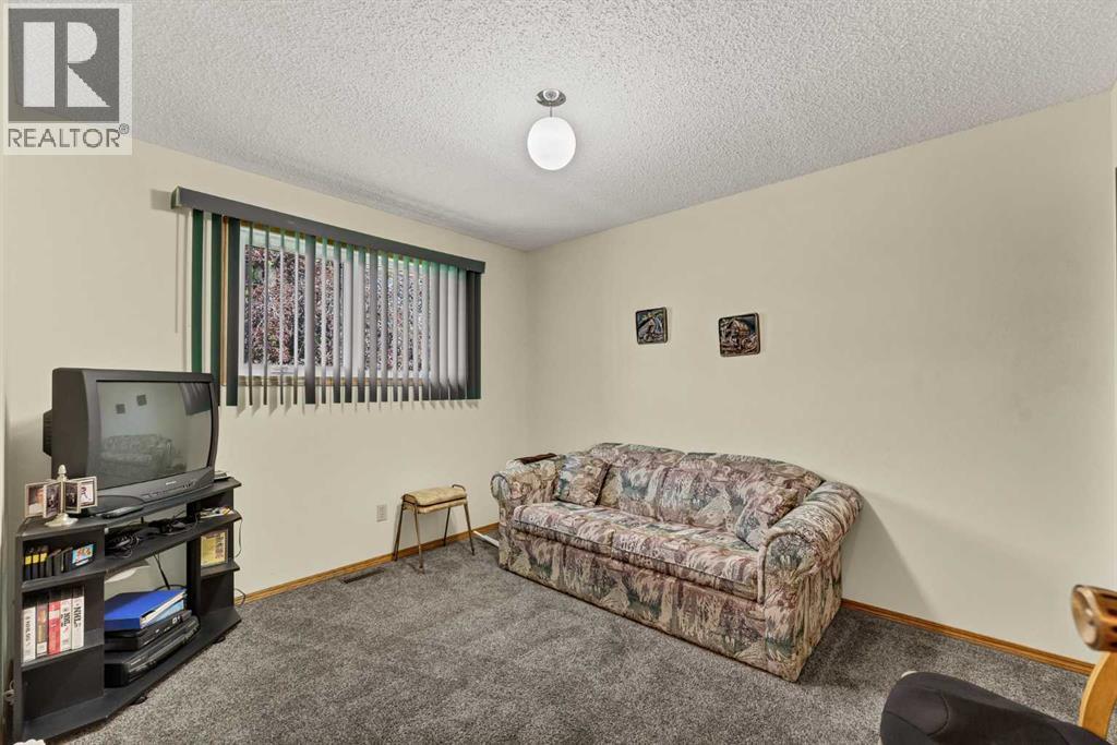 288 Ross Glen Drive SE — photo 20