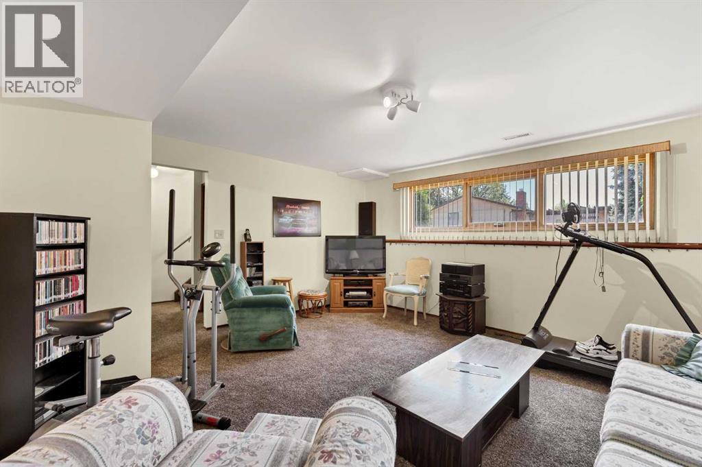 288 Ross Glen Drive SE — photo 27