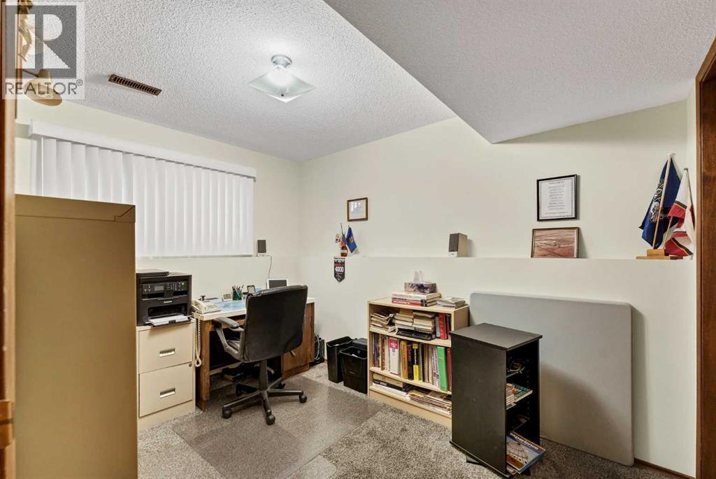 288 Ross Glen Drive SE — photo 29