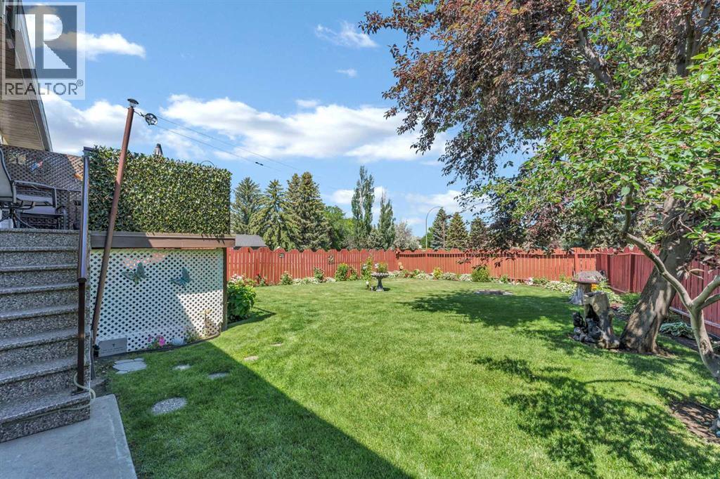 288 Ross Glen Drive SE — photo 47
