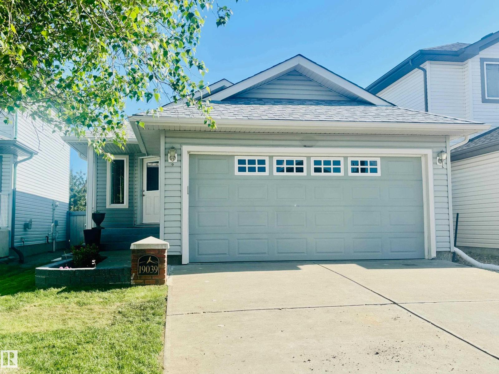 19039 47 AV NW - 1
