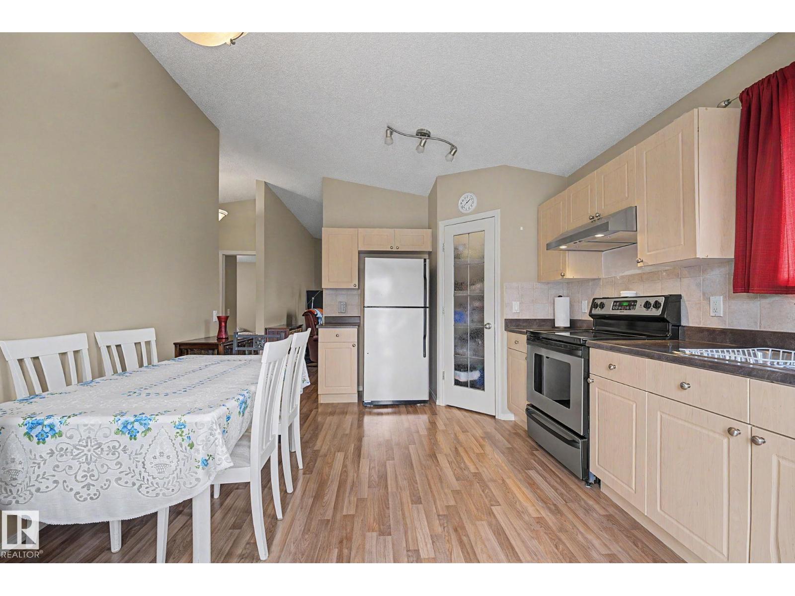 19039 47 AV NW - 10