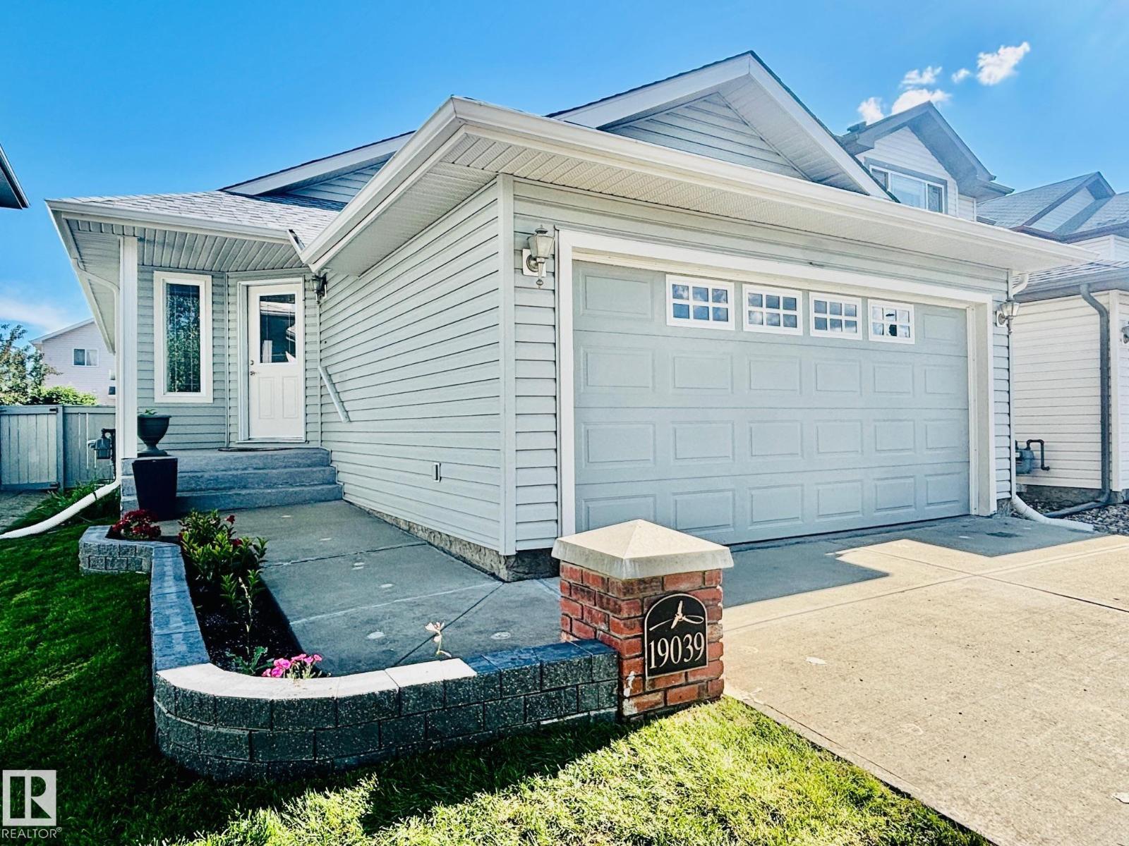 19039 47 AV NW - 2