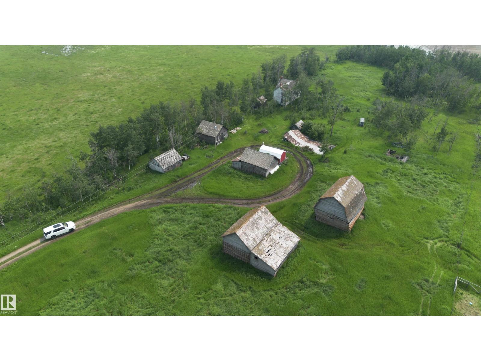 24217 TWP RD 592 - photo 4