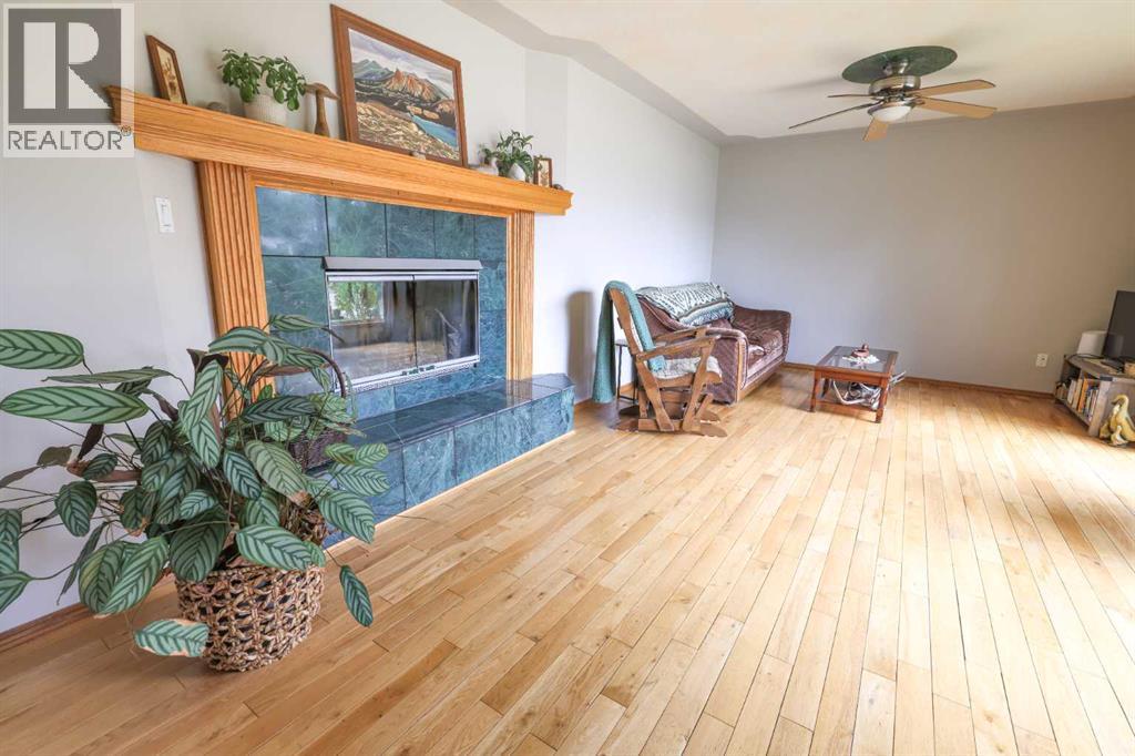 5314 57 Avenue - 12