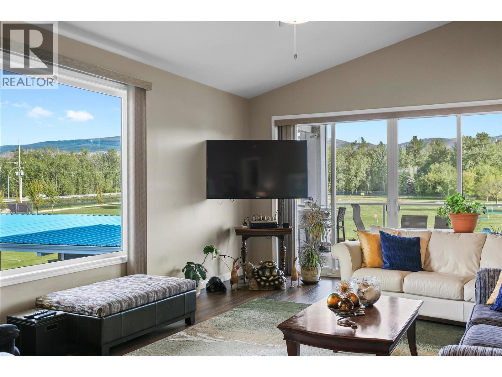 3810 Casorso Road - 15