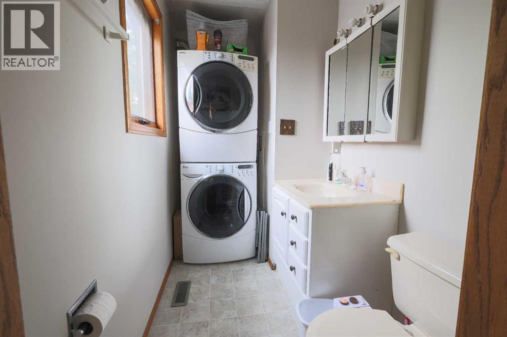 5314 57 Avenue - 20